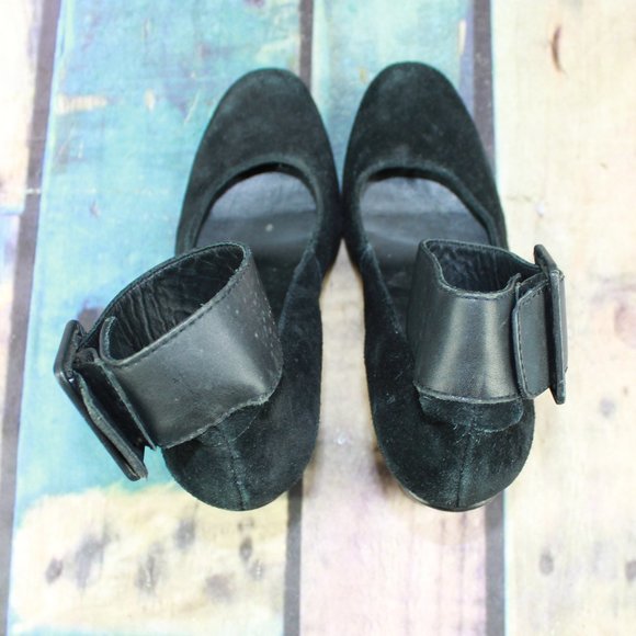 LL Bean Black Suede Signature Ankle Strap Pump Heel Size 7.5 M - Picture 6 of 9